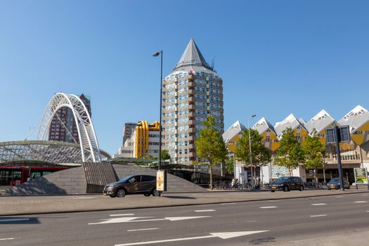 Hoe vind je snel contact met lokale hotspots zoals Artsy Avenue in Rotterdam?